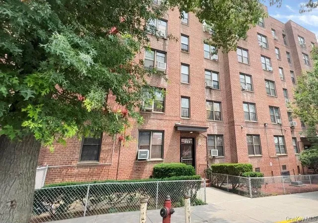 Photo 1 of Sale Pending at 745 E 231 Street #1F, Bronx, NY 10466 | MLS# 858706 | Listing updated on 2026-10-08