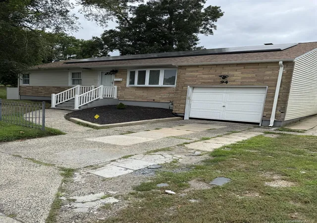 Photo 1 of Single family home for sale at 94 Indian Head Rd, Kings Park, NY 11754 | MLS# 889658 | Listing updated on 2026-09-18