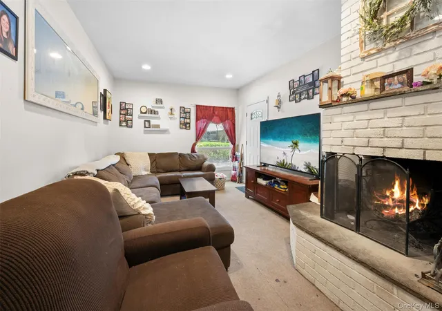 Photo 3 of Single family home for sale at 10 Hunter Ave, Miller Place, NY 11764 | MLS# 890964 | Listing updated on 2026-09-18