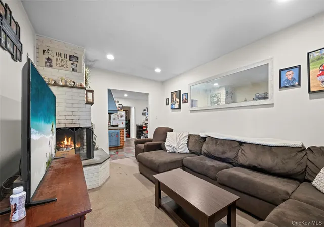 Photo 4 of Single family home for sale at 10 Hunter Ave, Miller Place, NY 11764 | MLS# 890964 | Listing updated on 2026-09-18