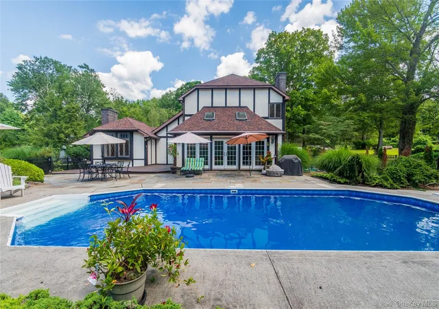 Photo 2 of Single family home for sale at 7 Fox Hollow Rd, Brewster, NY 10509 | MLS# 891269 | Listing updated on 2026-09-18