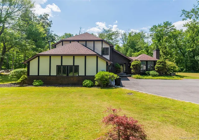 Photo 3 of Single family home for sale at 7 Fox Hollow Rd, Brewster, NY 10509 | MLS# 891269 | Listing updated on 2026-09-18