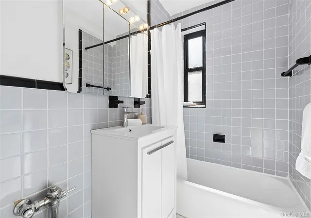Photo 4 of House for sale at 330 E 70Th St #6E, New York, NY 10021 | MLS# 894828 | Listing updated on 2026-09-18
