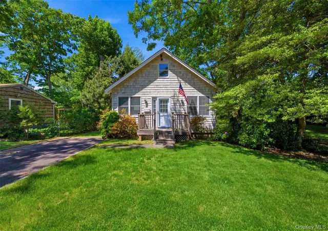 Photo 2 of Single family home for sale at 26 Garfield Ave, Islip, NY 11730 | MLS# 900208 | Listing updated on 2026-09-18
