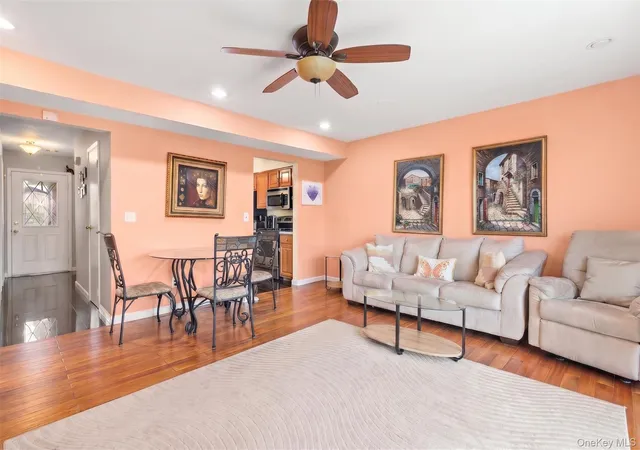 Listing Photo 5 - Condo for sale in building located at 78 Cambridge Dr W, Copiague, NY 11726
