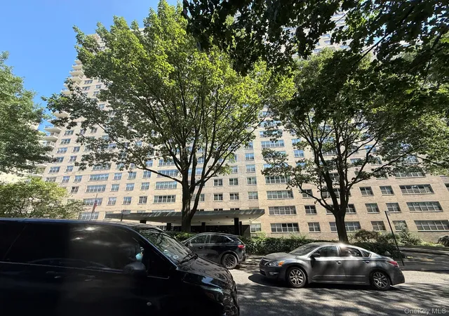 Photo 2 of Condo for sale at 555 Kappock St #11P, Bronx, NY 10463 | MLS# 916866 | Listing updated on 2026-09-29