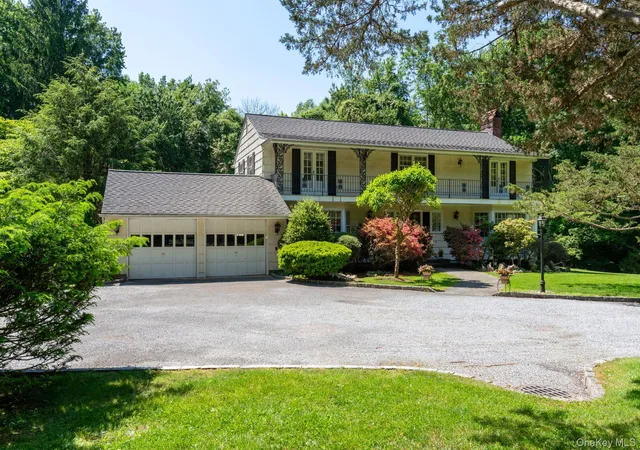 Single family home for sale at 4 Pippin Ln, Huntington, NY 11743 | MLS# 919989