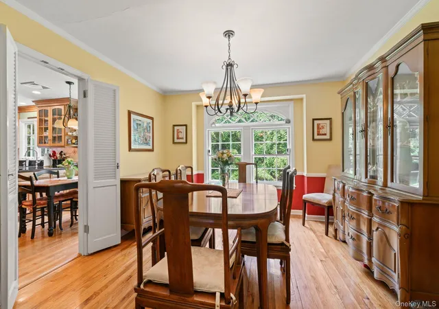 Photo 3 of Single family home for sale at 4 Pippin Ln, Huntington, NY 11743 | MLS# 919989 | Listing updated on 2026-09-30