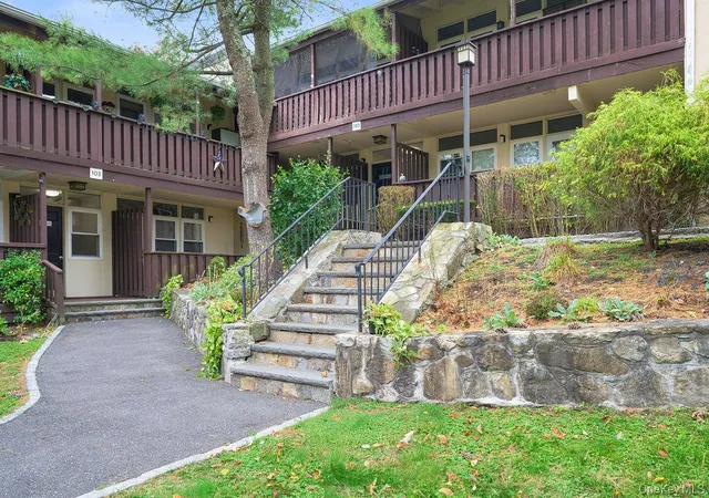 Photo 1 of Condo for sale at 103 Wiltshire Rd #D6, New Rochelle, NY 10583 | MLS# 926916 | Listing updated on 2026-09-18