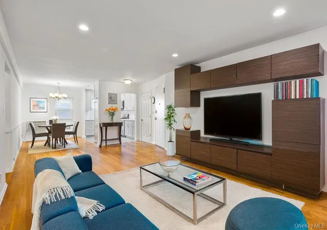 Photo 4 of House for sale at 103 Wiltshire Rd #D6, New Rochelle, NY 10583 | MLS# 926916 | Listing updated on 2026-10-06