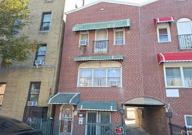 Listing Photo 1 - Condo for sale in building located at 2012 Benedict Ave, Bronx, NY 10462