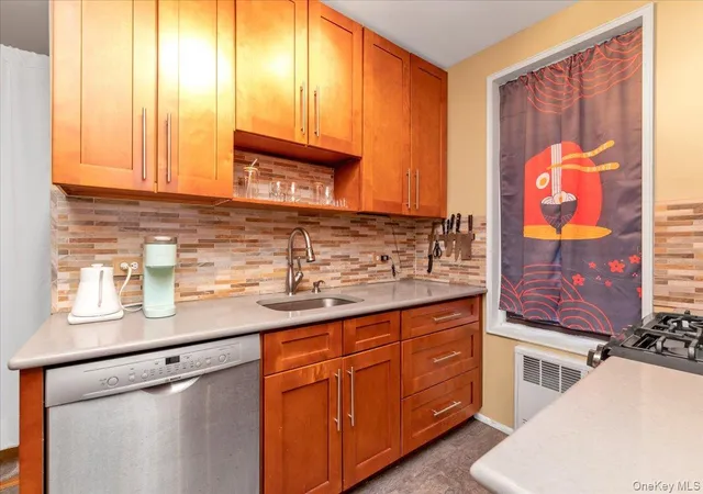 Photo 3 of Sale Pending at 80-35 Springfield Blvd #4F, New York, NY 11364 | MLS# 935239 | Listing updated on 2026-09-18