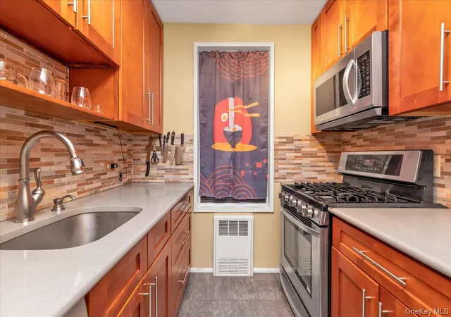 Photo 4 of Sale Pending at 80-35 Springfield Blvd #4F, New York, NY 11364 | MLS# 935239 | Listing updated on 2026-09-18