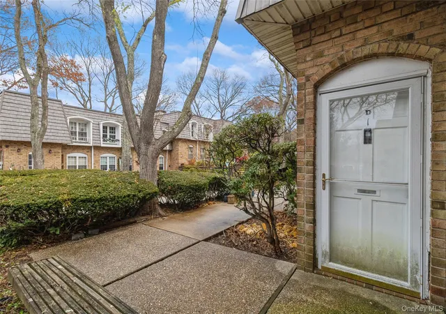 Listing Photo 5 - Condo for sale in building located at 655 Middle Country Rd, Brookhaven, NY 11727 - Unit #4D1