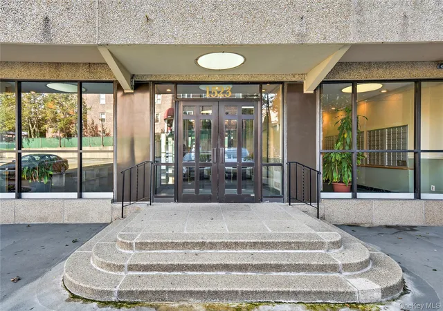 Photo 1 of Sale Pending at 1523 Central Park Ave #3E, Yonkers, NY 10710 | MLS# 945514 | Listing updated on 2026-09-18