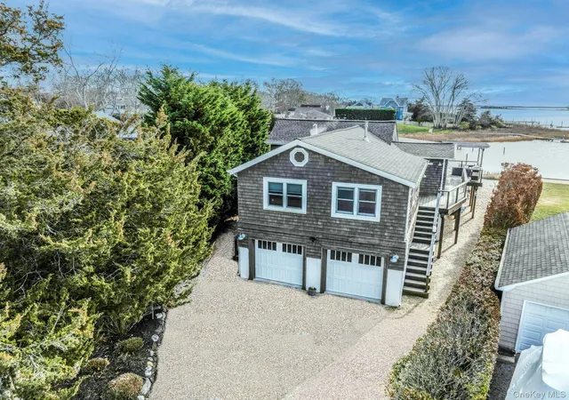 Photo 1 of Single family home for sale at 7 Springville Cir, Southampton, NY 11946 | MLS# 947546 | Listing updated on 2026-09-17