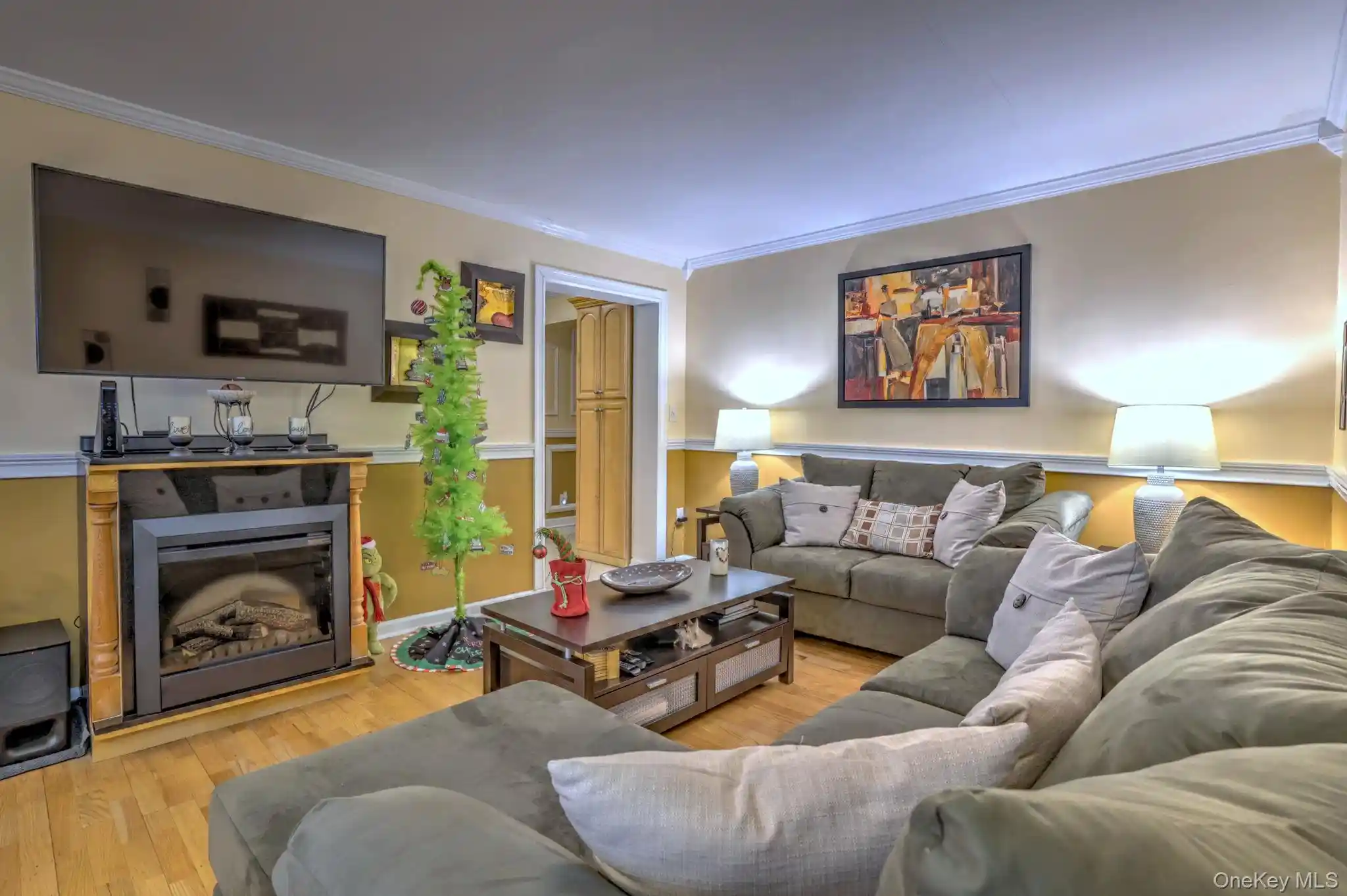 Listing Photo 2 - Condo for sale in 450 Pelham Rd located at 450 Pelham Rd, New Rochelle, NY 10801 - Unit #3B