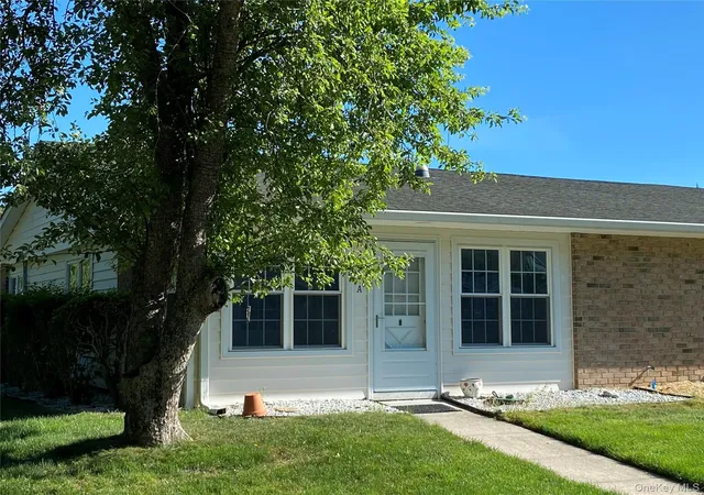 Photo 2 of Condo for sale at 274 Berwick Ct #A, Brookhaven, NY 11961 | MLS# 948785 | Listing updated on 2026-09-18