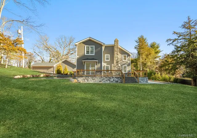 Photo 2 of Single family home for sale at 89 Ml River Rd, Oyster Bay, NY 11771 | MLS# 949536 | Listing updated on 2026-09-18