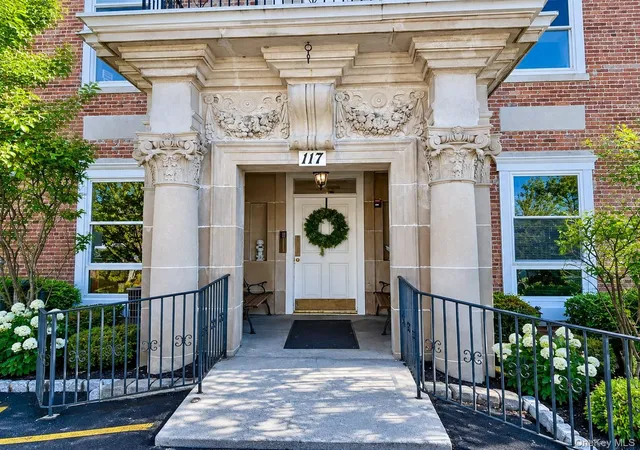 Photo 4 of Condo for sale at 117 Sandpiper Ln #1B, New Windsor, NY 12553 | MLS# 949842 | Listing updated on 2026-09-16