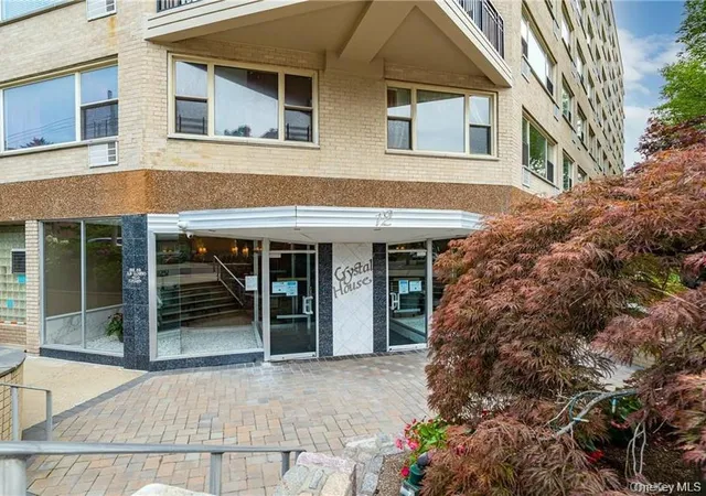 Photo 2 of Sale Pending at 12 Old Mamaroneck Rd #2G, White Plains, NY 10605 | MLS# 951683 | Listing updated on 2026-09-18