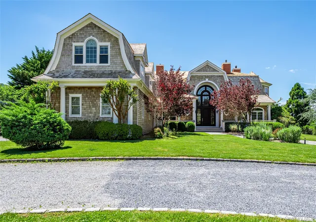 Photo 3 of Sale Pending at 101 Jessup Ln, Southampton, NY 11978 | MLS# 953584 | Listing updated on 2026-09-18
