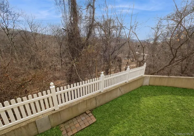 Listing Photo 4 - Condo for sale in building located at 43 Aveonis Ct, Fishkill, NY 12524