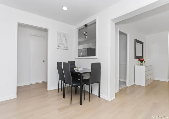 Photo 4 of Sale Pending at 450 Pelham Rd #1C, New Rochelle, NY 10805 | MLS# 954417 | Listing updated on 2026-09-18