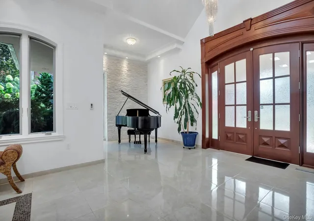 Photo 3 of Single family home for sale at 5 Boulevard, New York, NY 11357 | MLS# 955585 | Listing updated on 2026-09-18