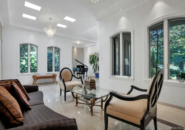 Photo 4 of Single family home for sale at 5 Boulevard, New York, NY 11357 | MLS# 955585 | Listing updated on 2026-09-18