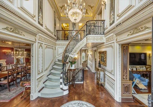 Photo 3 of Mansion for sale at 10 Hemlock Dr, North Hempstead, NY 11024 | MLS# 956586 | Listing updated on 2026-09-18