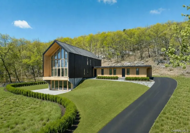 Photo 1 of Mansion for sale at 95 Jersey Ave, Greenwood Lake, NY 10925 | MLS# 956598 | Listing updated on 2026-09-16