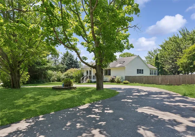Photo 2 of Single family home for sale at 6205 Alvahs Ln, Southold, NY 11935 | MLS# 956730 | Listing updated on 2026-09-18