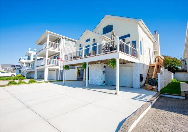 Photo 2 of Sale Pending at 246 W Bay Dr, Long Beach, NY 11561 | MLS# 956770 | Listing updated on 2026-09-23