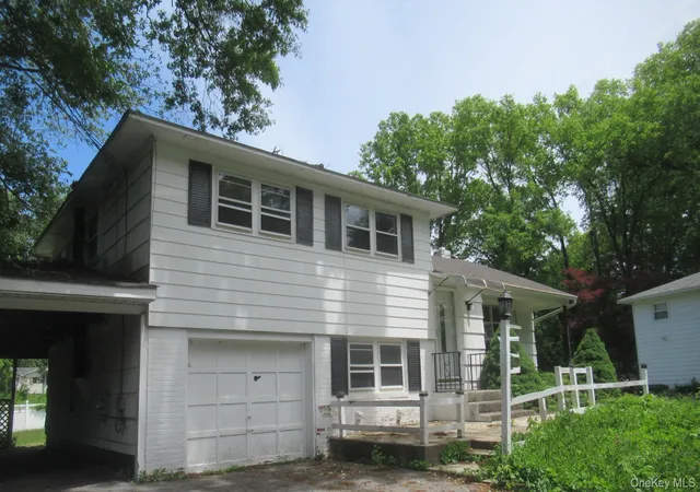 Photo 3 of Sale Pending at 10 Lori St, Poughkeepsie, NY 12603 | MLS# 958078 | Listing updated on 2026-09-18