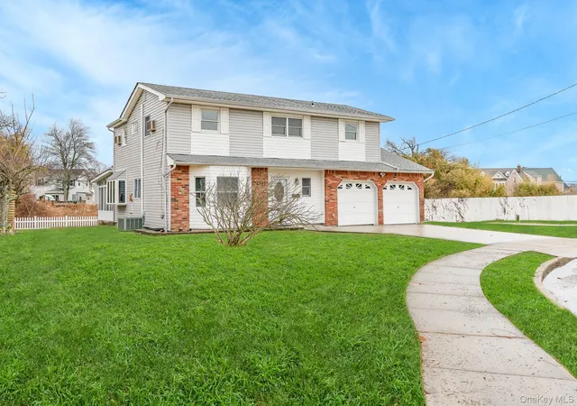 Photo 1 of Sale Pending at 24 Brooktree Cir, Babylon, NY 11757 | MLS# 959231 | Listing updated on 2026-09-18