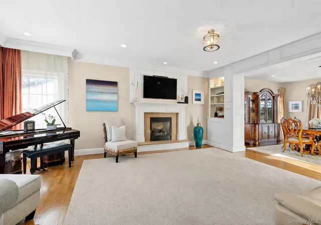 Photo 4 of Single family home for sale at 6 Dogwood St, East Quogue, NY 11942 | MLS# 959603 | Listing updated on 2026-09-18