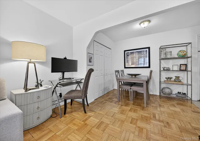 Listing Photo 4 - Condo for sale in building located at 6535 Broadway, New York, NY 10471 - Unit #1G