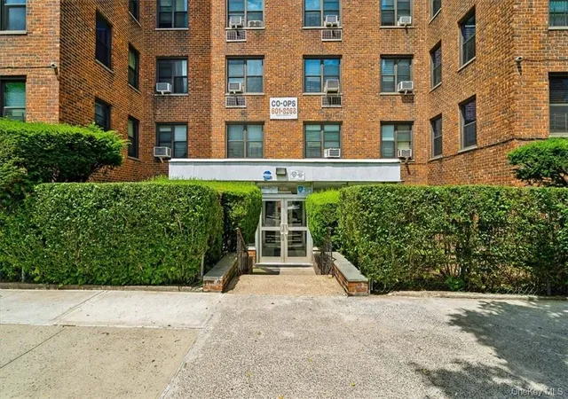 Photo 2 of Condo for sale at 2835 Webb Ave #6C, New York, NY 10468 | MLS# 961625 | Listing updated on 2026-09-18