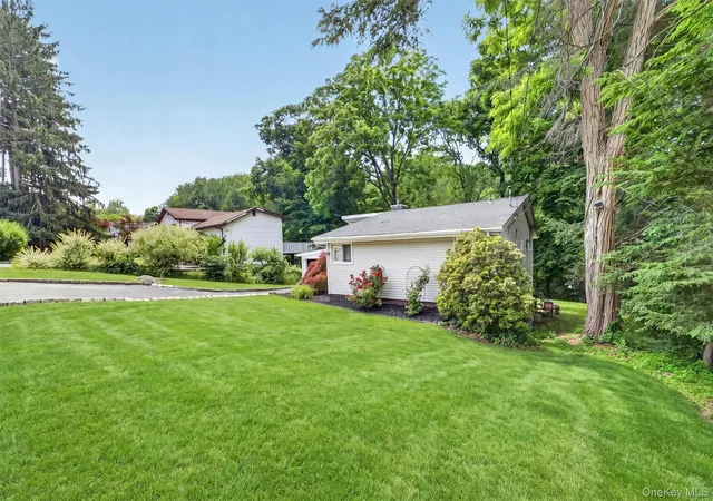 Photo 3 of Single family home for sale at 35 Wheeler Dr, Cortlandt, NY 10567 | MLS# 961786 | Listing updated on 2026-09-17
