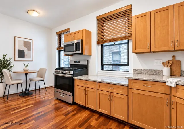 Listing Photo 4 - Condo for sale in building located at 21-28 35Th St, New York, NY 11105 - Unit #1G