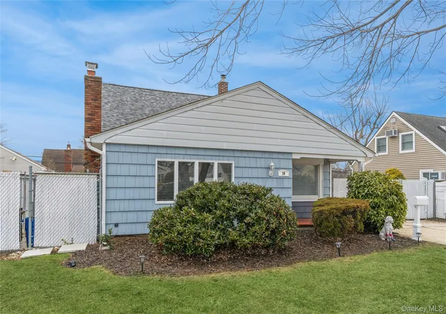 Photo 1 of Single family home for sale at 20 Peacock Ln, Hempstead, NY 11756 | MLS# 966305 | Listing updated on 2026-09-18