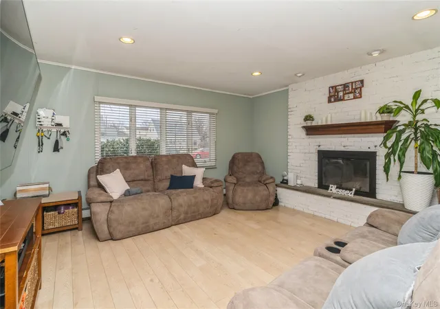 Photo 4 of Single family home for sale at 20 Peacock Ln, Hempstead, NY 11756 | MLS# 966305 | Listing updated on 2026-09-18