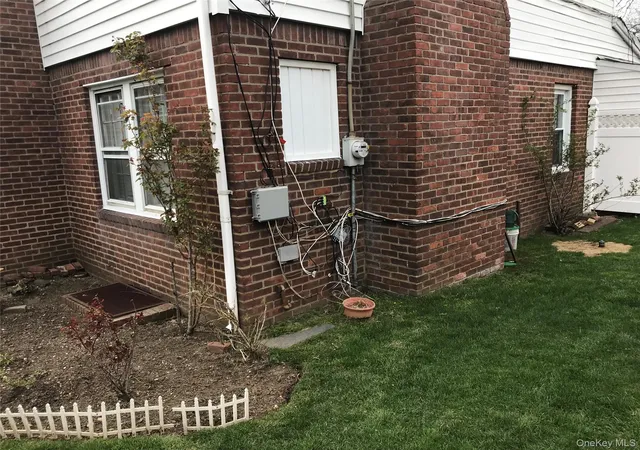 Photo 3 of Single family home for sale at 86 W Clinton Ave, Hempstead, NY 11575 | MLS# 971014 | Listing updated on 2026-09-18