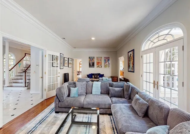 Photo 3 of Single family home for sale at 406 Duck Pond, Locust Valley, NY 11560 | MLS# 973588 | Listing updated on 2026-09-18