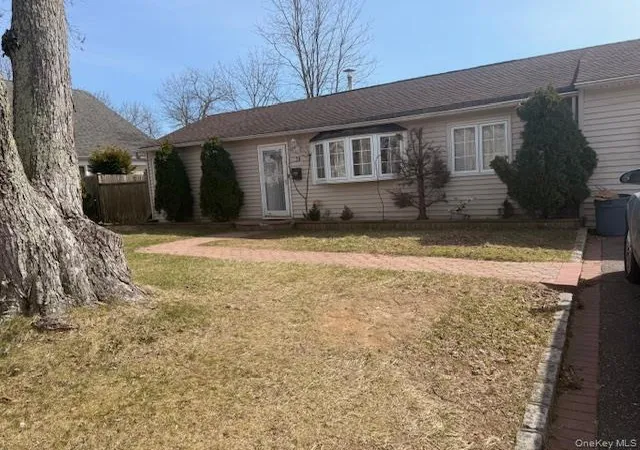 Photo 1 of Single family home for sale at 30 Tamarack St, Islip, NY 11722 | MLS# 975191 | Listing updated on 2026-09-18