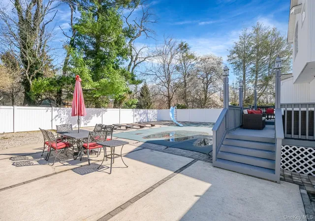 Photo 4 of Single family home for sale at 43 Hallock Ave, Smithtown, NY 11787 | MLS# 977202 | Listing updated on 2026-09-18