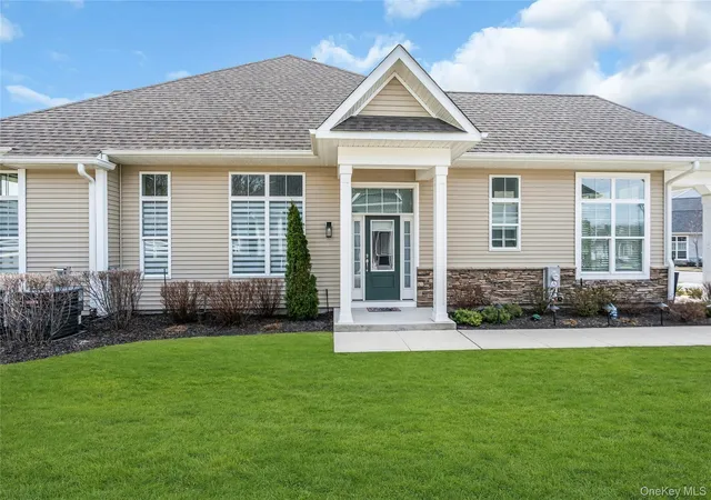 Photo 3 of Condo for sale at 191 Belmont Cir, Yaphank, NY 11980 | MLS# 977952 | Listing updated on 2026-09-18