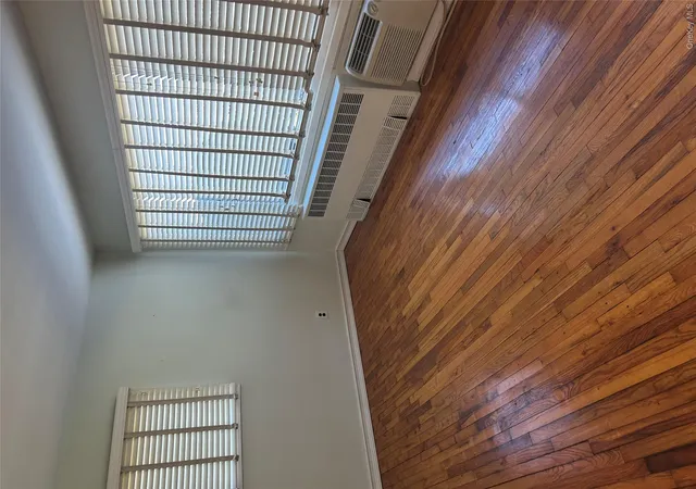 Photo 3 of House for sale at 254 Edmunton Dr #K1, Babylon, NY 11703 | MLS# 978280 | Listing updated on 2026-09-16