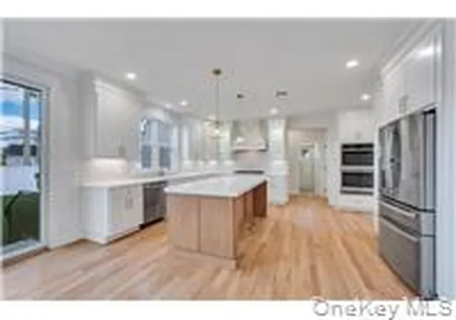 Photo 3 of Single family home for sale at 87 West Ave, Hicksville, NY 11801 | MLS# 978770 | Listing updated on 2026-09-16
